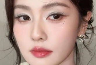 碎钻感妆容核心：克制闪片 还原皮肤原生透光感