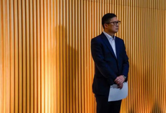 香港歌手张敬轩任保安局导师 为何引起两极反应