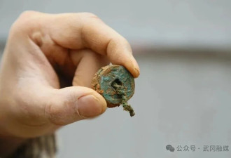 湖南邵阳一工地挖出大量古钱币 预估约3吨