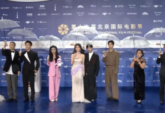 北影节红毯见人品！马思纯甩水不顾别人