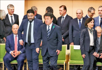 北约卅国大使团访日 规模罕见