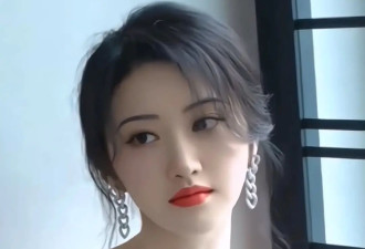 “人间富贵花”景甜写真超靓！肤白貌美魔鬼身材性感火辣