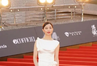 44岁陈法拉金像奖红毯美爆了！优雅有气质肌肤白到发光