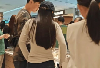 沙溢14岁儿子安吉单独和女生逛街,还帮背香奈儿包