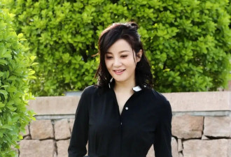 56岁陶红近况曝光！一直坚持不婚不育，如今尽情享受快乐单身生活