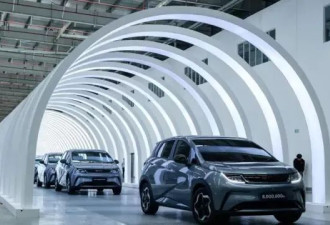 伊朗战火推高油价:中国新能源车"疯狂三月"的危机