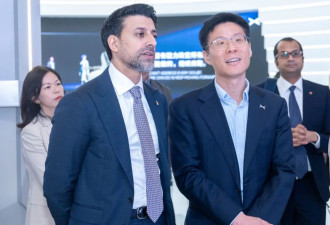 加拿大贸易部长访华 试驾小鹏GX
