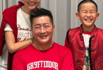 缘分太奇妙！高曙光与儿子同一天庆生，62岁老爸状态远超10岁儿子颜值