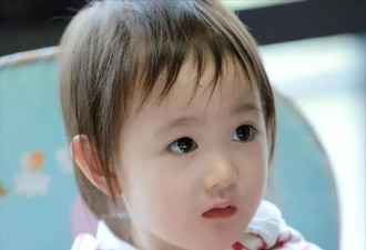 李小鹏女儿14岁近照曝光,萌娃大变样,身高近1米7