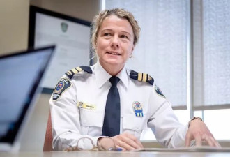 社区恐慌！蒙面青少年成群持械挑衅，重案组警长罕见怒斥家长