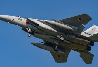 日本航空自卫队连曝飞机“掉零件”事件,民众担忧