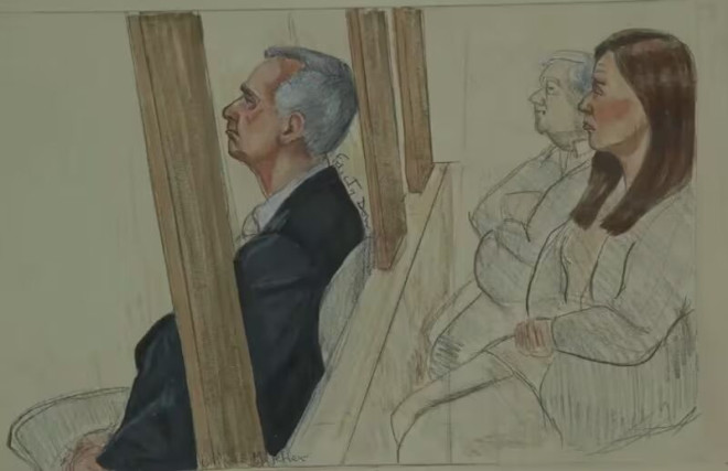 法庭素描中的 William Majcher