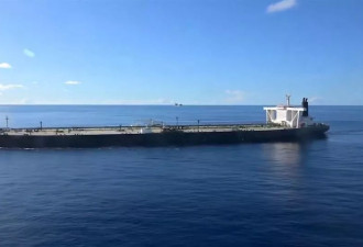 美军扣押往中国伊朗走私船 空中垂降登船画面曝