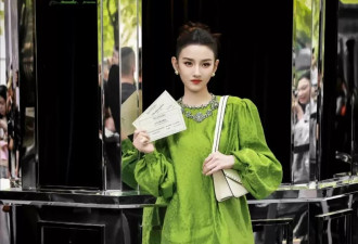 宋祖儿亮相活动瘦到脱相，身高165不足80斤