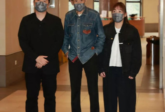 81岁李家鼎赴灵堂送别前妻，憔悴暴瘦一言不发