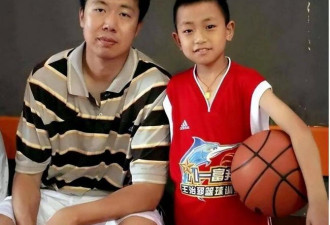 王治郅现状：一婚娶司令女儿 二婚娶小13岁娇妻