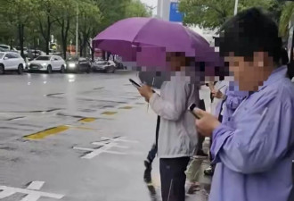 在深圳公交站台劝阻抽烟引冲突，当事人讲述事发经过