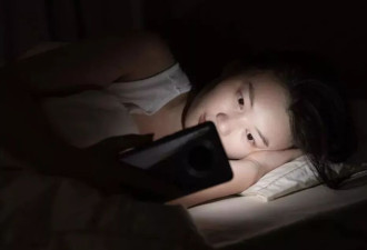 用“护眼模式”刷手机的人，后来都怎么样了？