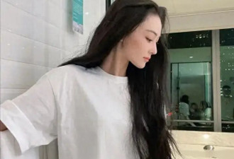 张馨予晒泳池照，穿瑜伽裤大秀好身材....