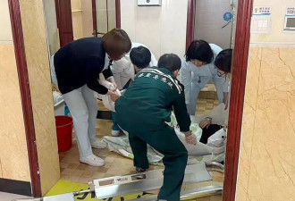 河北24岁宝妈陪女儿在医院输液 不知道自己怀二胎