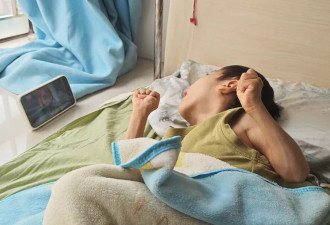 男童脑瘫治疗7年 家长翻病历质疑医院有所隐瞒…
