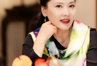因太美无人敢追，父亲为她终生不娶，老公独宠36年