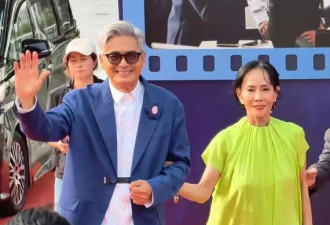 71岁周润发携手67岁妻子,现身电影《寒战1994》首映礼