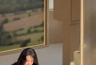 汤唯疑似怀二胎！穿宽松上衣现身活动孕肚明显