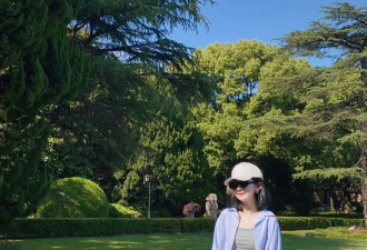 初夏“小白裙”穿搭公式：蓝+白 清爽不挑人
