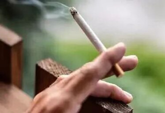 女子劝阻男子吸烟起冲突，怎么又滑向性别对立