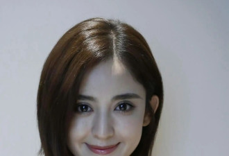古力娜扎晒出最新春季穿搭，性感御姐睡裙与青春公主裙之美