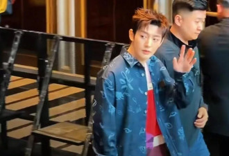 迪丽热巴现身南京迪奥线下活动,网友直言不像本人