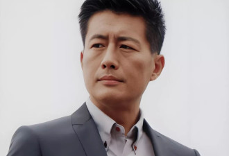 62岁高曙光近况曝光！身姿挺拔、精神矍铄