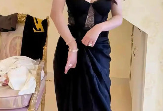 44岁张萌晒出最新换装美照，傲人身姿和曲线不愧是最美女制作人
