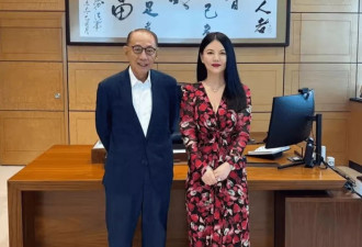 王岳伦李湘北京结伴吃饭！李湘穿花裙瘦了不少