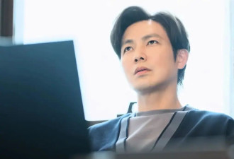 这部爆款偶像剧，男女主加起来过百岁