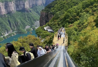河南景区建近30部电梯免费开放 有人质疑过度开发