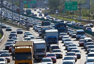 为什么五一高速必堵车？核心原因很多人都想错