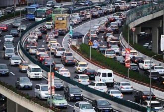 为什么五一高速必堵车？核心原因很多人都想错