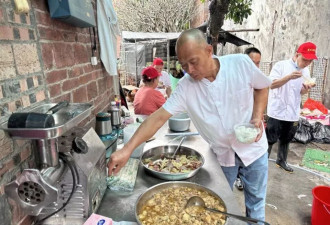 莫氏鸡煲爆火,老板回应日赚6万,担心有命赚没命花