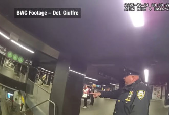 纽约地铁持刀疑犯要求警“开枪打我”遭击毙片段曝光