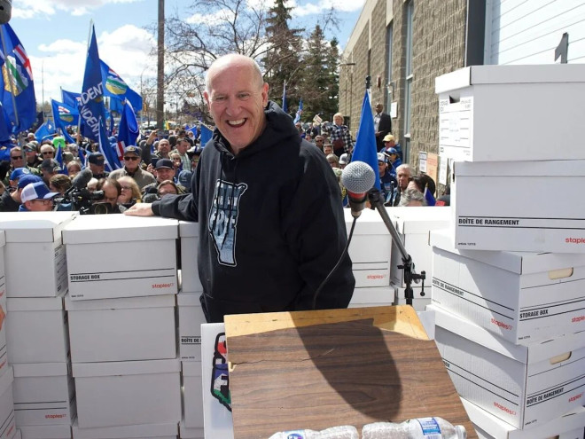 Stay Free Alberta delivers 301K signatures to Edmonton in support of  separation - Yahoo News Canada