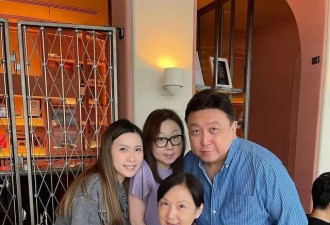 王晶71岁生日家庭照曝光，70岁老婆罕露面