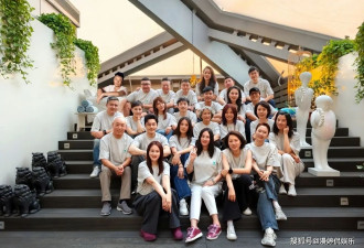 北电96级聚会 赵薇还是红人 黄晓明像小辈 合照坐位藏人情世故