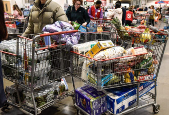 美国Costco过去七年客流量暴增 人挤人并非错觉