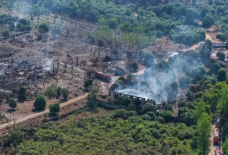 浏阳烟花厂大爆炸 她从围墙洞口逃生