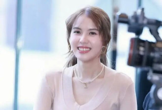 TVB女星拍照因太忘我，跪在曾志伟两腿之间...