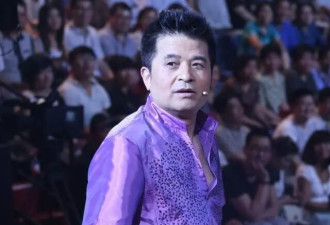 67岁毕福剑泰州农村商演！亲自为70岁老人贺寿，曝出场费20几万