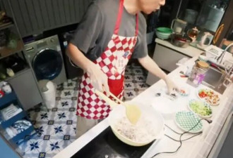 任重在重庆家中下厨做回锅肉，孙骁骁全程帮拍，夫妻生活太真实了
