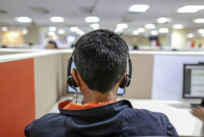 AI 'accent masking' at overseas call centres sparks union backlash in Canada  | Globalnews.ca